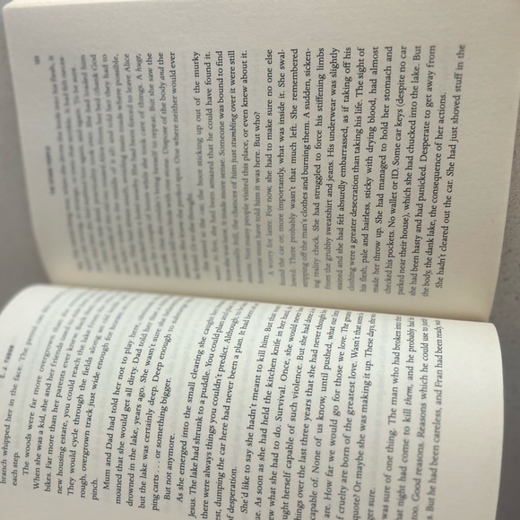 The Other People by C.J. Tudor Book - Picture 3 of 3